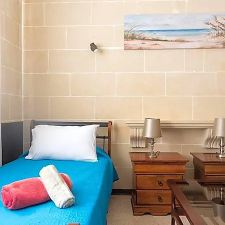 Acomodation House Kavarna בית הארחה