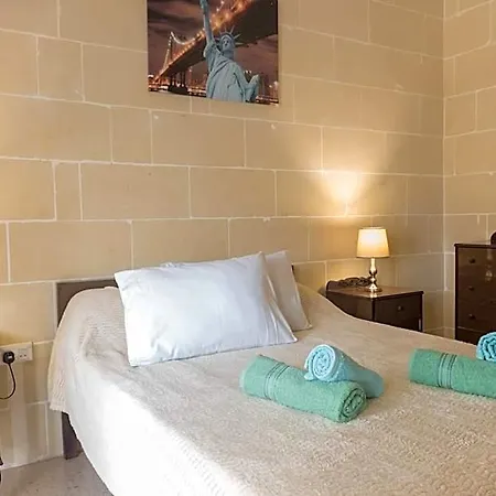 Acomodation House Kavarna בית הארחה *