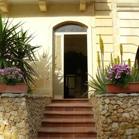 Acomodation House Kavarna ゲストハウス Xagħra
