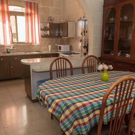 Acomodation House Kavarna * Xaghra